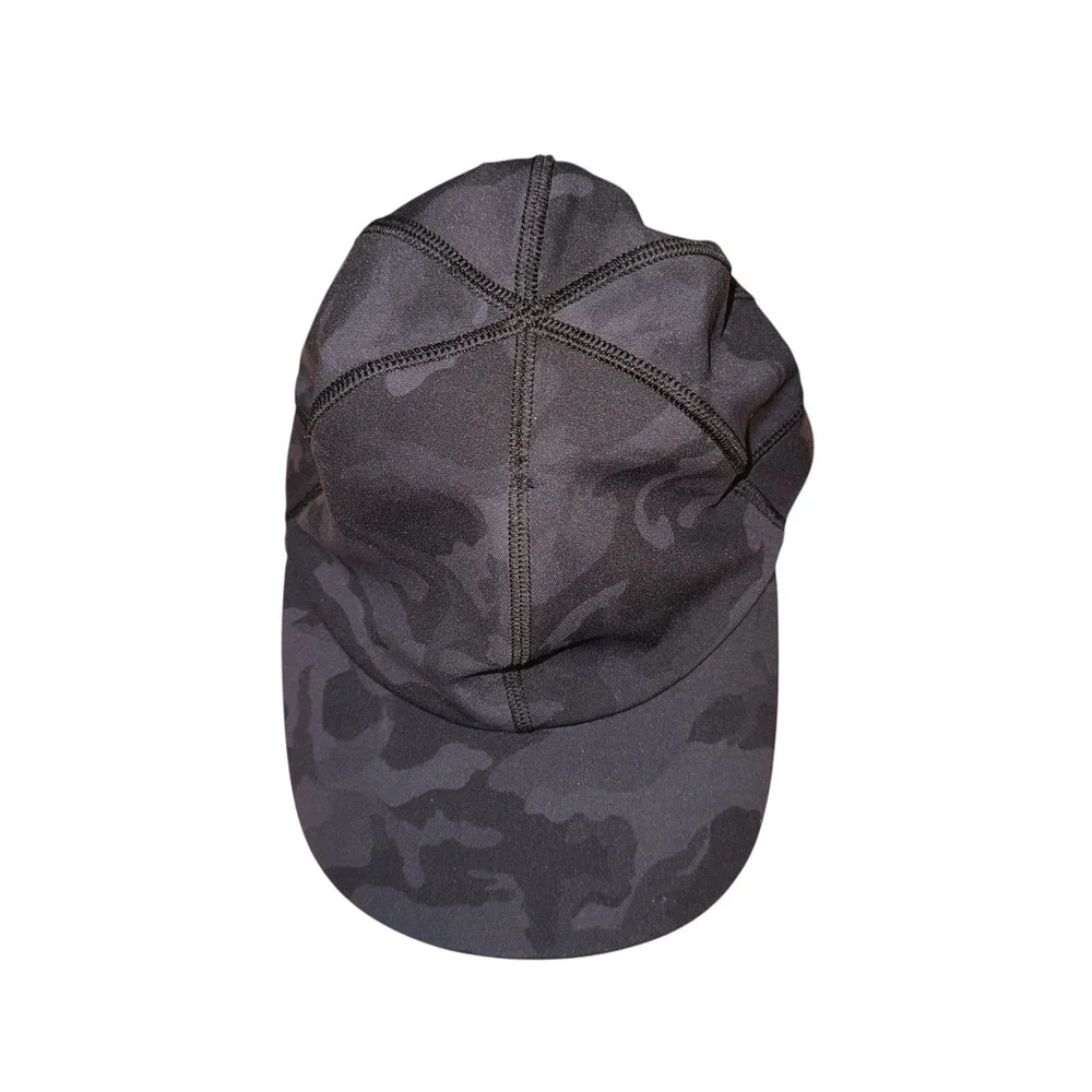 Lululemon License to Train Hat Womens S/M Pre-Owned Charcoal Camo Stretch Cap - Picture 1 of 8